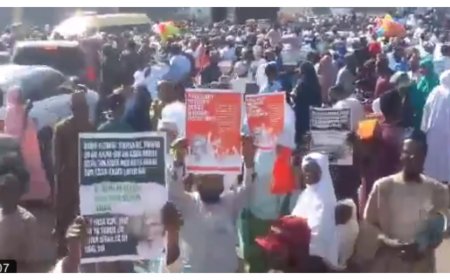 Supporters of El-Rufai Storm Kaduna Court Premises During Arraignment