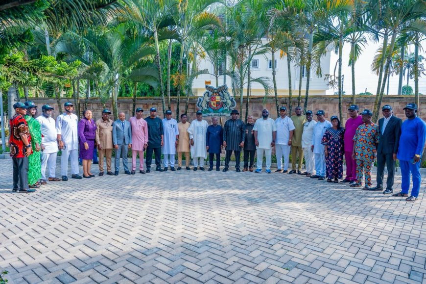 Otti Receives PDP Ex-Deputy Governorship Candidate Into Labour Party